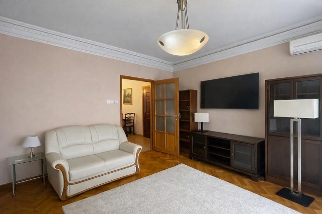 Eladó téglalakás, Budapesten, VI. kerületben, Rózsa utcában