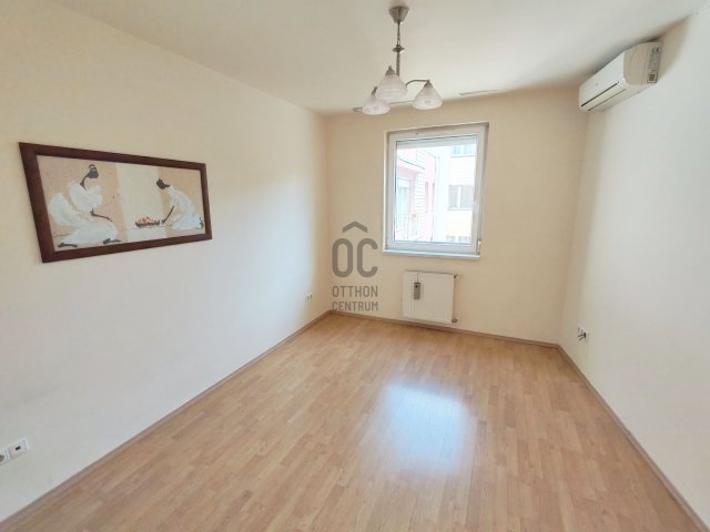 Eladó téglalakás, Budapesten, VIII. kerületben 88 M Ft, 2 szobás