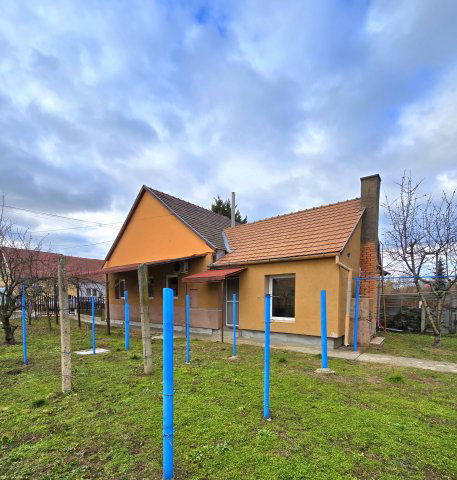 Eladó családi ház, Tatabányán 63.5 M Ft, 3+1 szobás