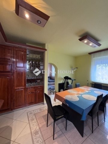 Eladó családi ház, Vecsésen 139.99 M Ft, 5 szobás