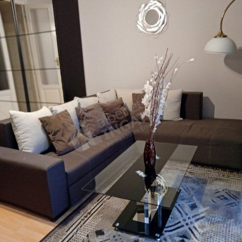 Kiadó téglalakás, albérlet, V. kerületben, Vadász utcában