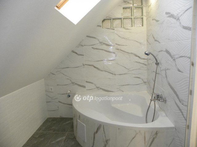 Eladó téglalakás, Budapesten, XVI. kerületben 45 M Ft, 2 szobás