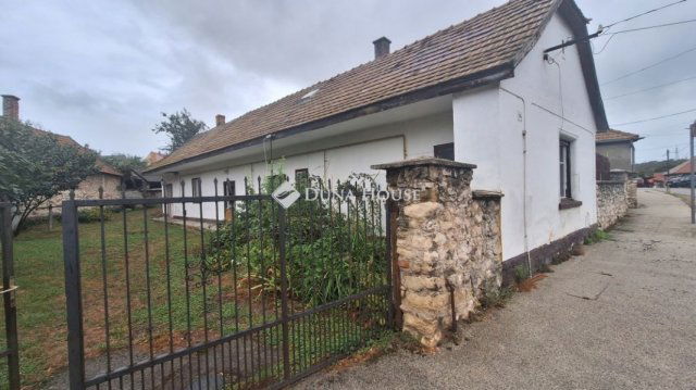 Eladó családi ház, Várpalotán 36.7 M Ft, 3 szobás