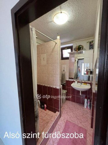 Eladó családi ház, Cserkúton 63 M Ft, 4 szobás