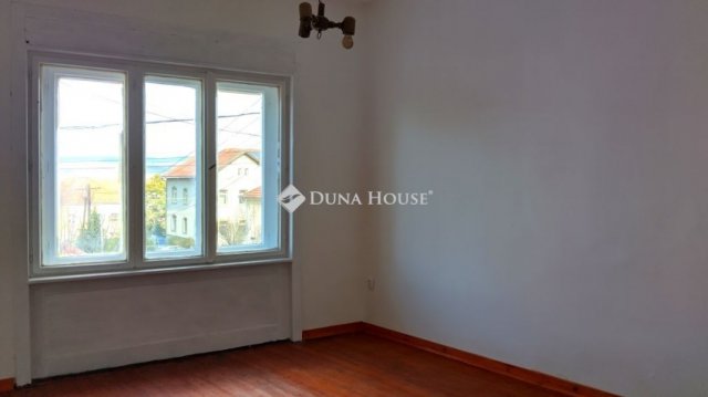 Eladó családi ház, Dorogon 16.9 M Ft, 1 szobás