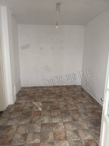 Eladó családi ház, Rácalmáson 23 M Ft, 2 szobás