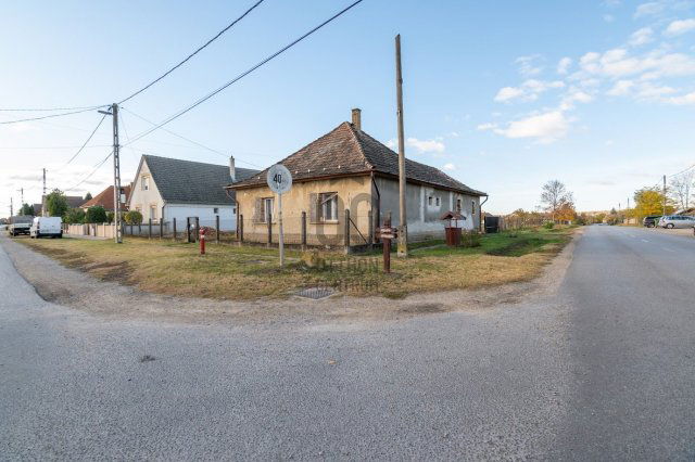 Eladó családi ház, Kajdacson 15 M Ft, 4 szobás