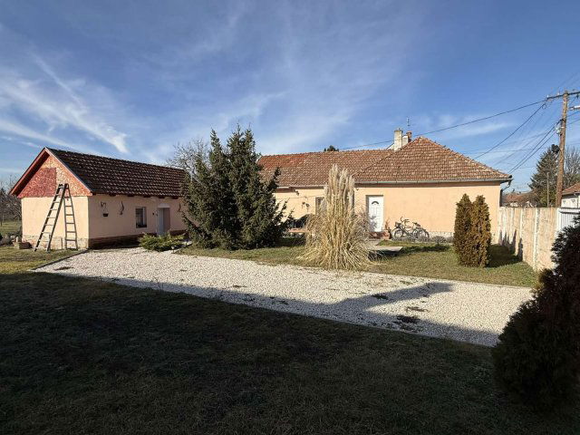 Eladó családi ház, Gyulán 44.99 M Ft, 4 szobás