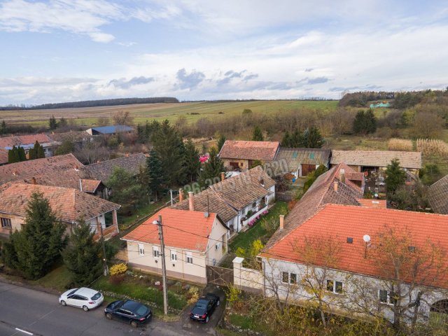 Eladó családi ház, Nagyorosziban 37.9 M Ft, 6 szobás