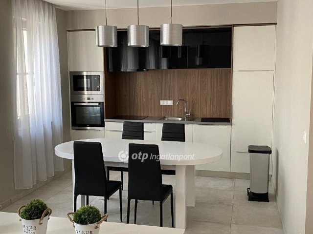 Eladó téglalakás, Kecskeméten 170.17 M Ft, 4+1 szobás