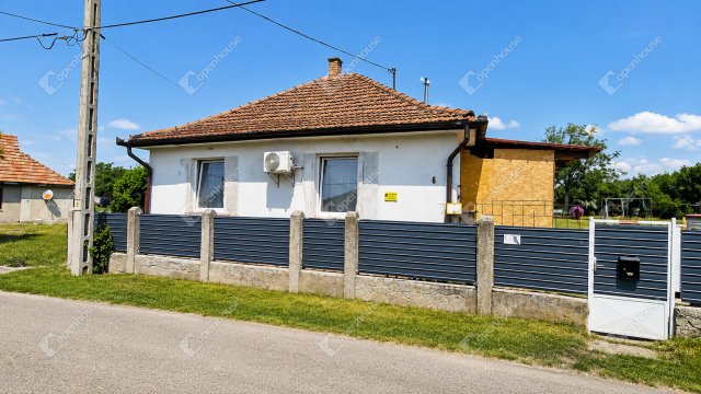 Eladó családi ház, Bőcsön 22.9 M Ft, 3+1 szobás
