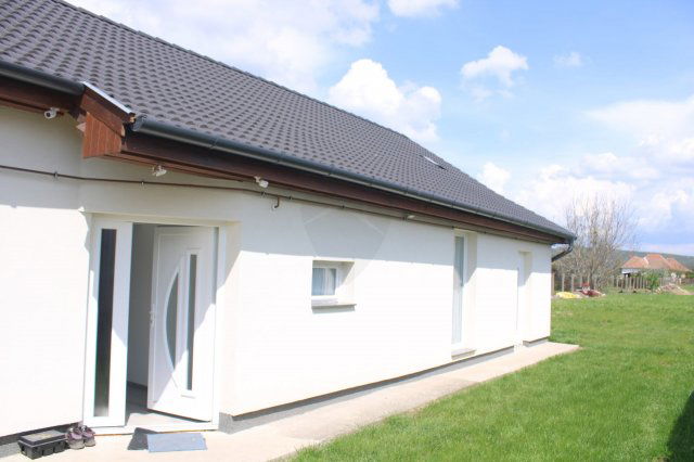 Eladó családi ház, Lőrinciben 41.5 M Ft, 3 szobás