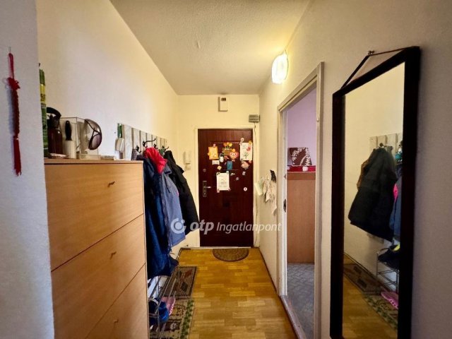 Eladó panellakás, Székesfehérvárott 61 M Ft, 1+3 szobás