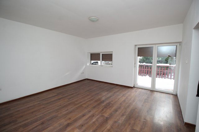 Kiadó téglalakás, albérlet, Budakalászon, Budai úton, 2 szobás