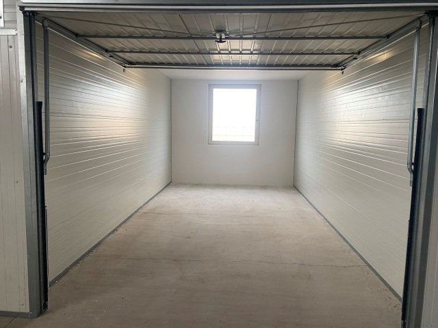 Eladó garázs, Kiskunhalason 7 M Ft / költözzbe.hu