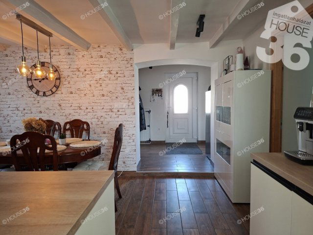 Eladó családi ház, Kiskunfélegyházán 29.9 M Ft, 2 szobás