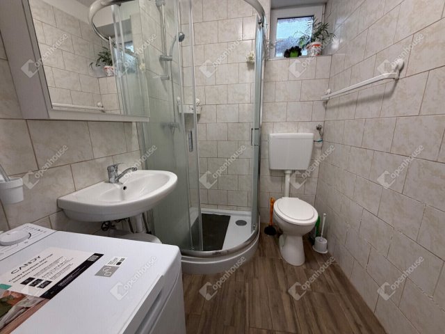 Eladó téglalakás, Keszthelyen 28.9 M Ft, 2 szobás