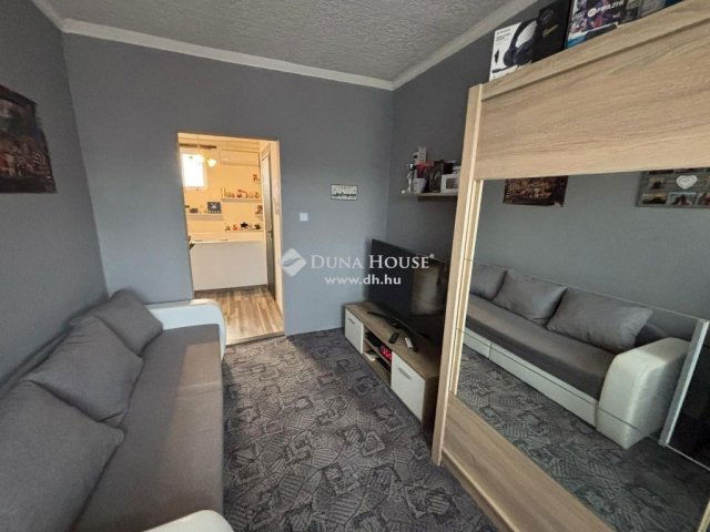 Eladó ikerház, Csóron 79.9 M Ft, 5 szobás / költözzbe.hu