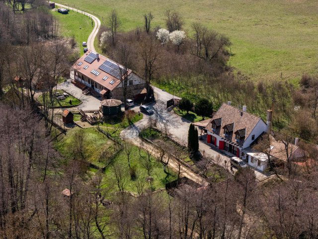Eladó hotel, Herenden 980 M Ft / költözzbe.hu