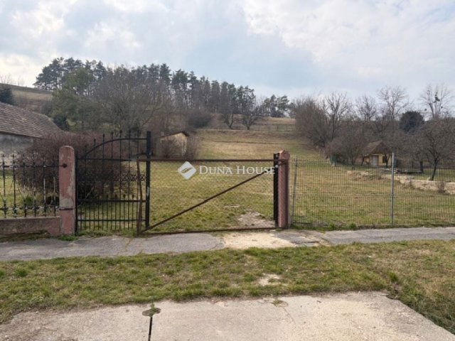 Eladó telek, Tatán, Kossuth Lajos utcában 39 M Ft