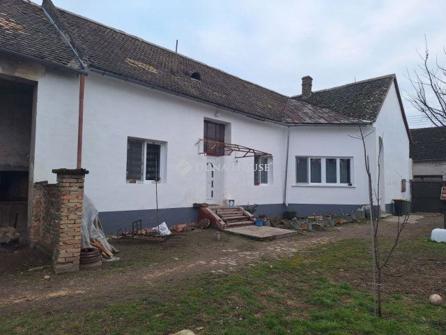 Eladó családi ház, Szeremlén 32 M Ft, 4 szobás