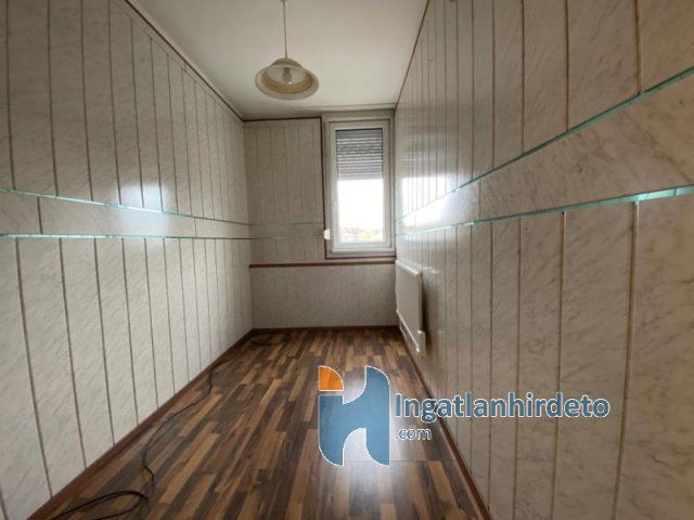 Kiadó téglalakás, albérlet, Debrecenben 160 E Ft / hó