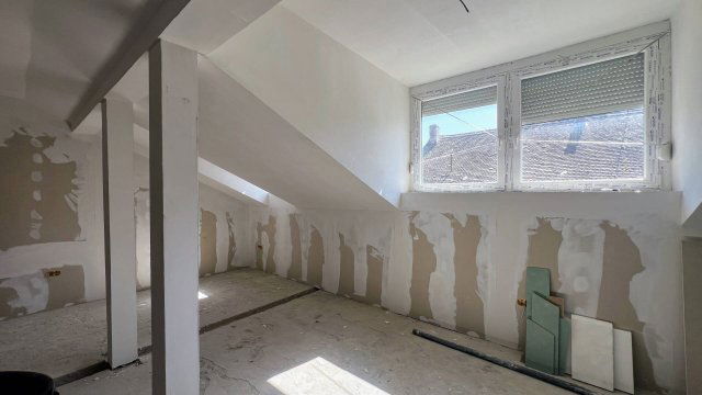 Eladó téglalakás, Baján 44.9 M Ft, 3 szobás