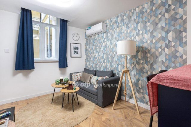 Eladó téglalakás, Budapesten, VI. kerületben 48 M Ft, 2 szobás