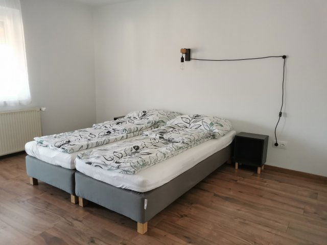 Eladó családi ház, Vonyarcvashegyen 114.9 M Ft, 6 szobás