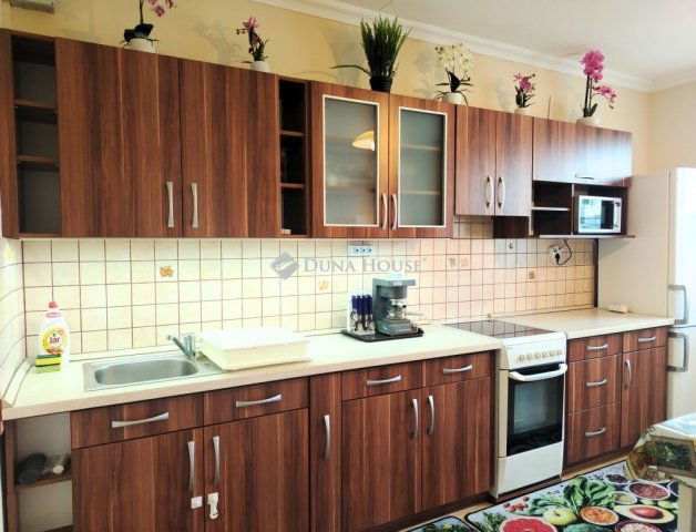 Kiadó panellakás, albérlet, Debrecenben 180 E Ft / hó, 2 szobás