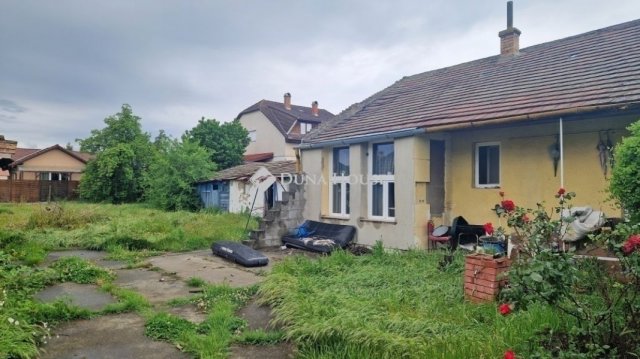 Eladó családi ház, Monoron 49.9 M Ft, 6 szobás