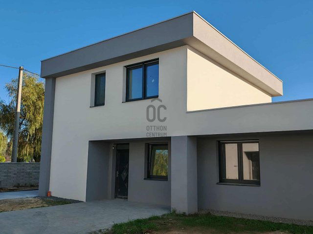 Eladó sorház, Ajkán 75 M Ft, 3 szobás / költözzbe.hu