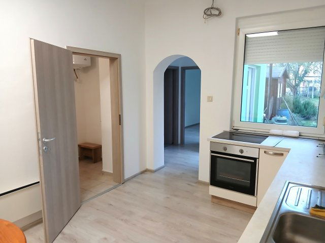 Kiadó családi ház, albérlet, Győrött 250 E Ft / hó