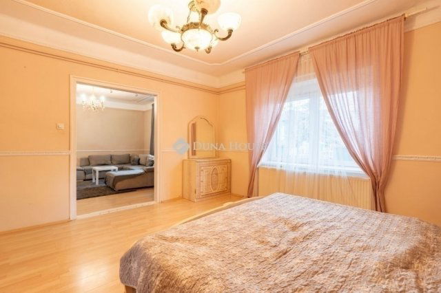 Eladó családi ház, Budapesten, XVIII. kerületben 120 M Ft