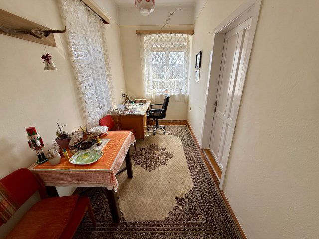 Eladó családi ház, Móron 59.9 M Ft, 2 szobás