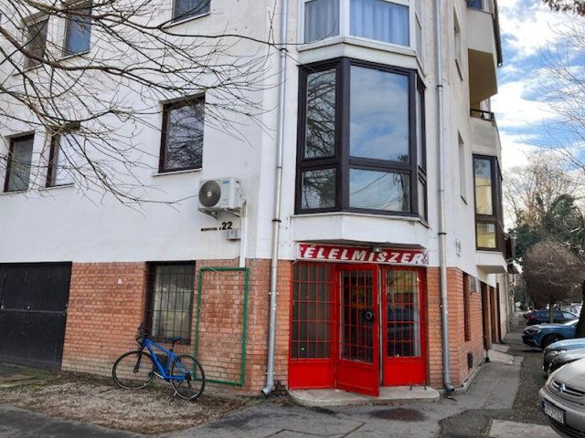 Eladó üzlethelyiség, Szegeden, Debreceni utcában 33.5 M Ft