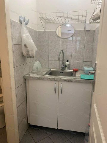 Kiadó üzlethelyiség, Szolnokon 100 E Ft / hó, 1 szobás