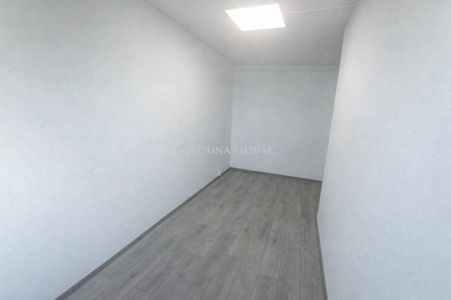 Eladó téglalakás, Kecskeméten 49.9 M Ft, 3 szobás