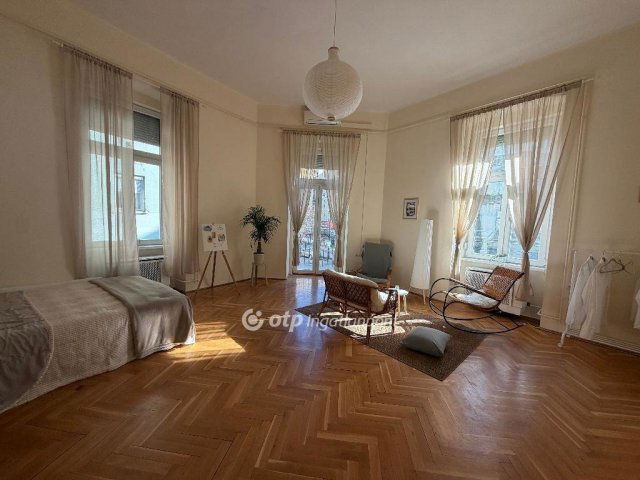 Eladó téglalakás, Budapesten, VIII. kerületben 112 M Ft