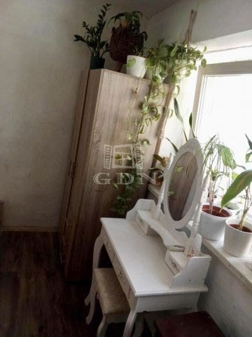 Eladó családi ház, Pécsett 13.5 M Ft, 1 szobás