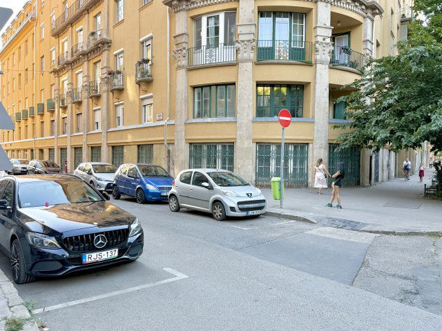 Eladó üzlethelyiség, Budapesten, IX. kerületben, Mester utcában