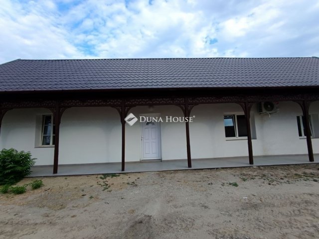 Eladó családi ház, Tápiószentmártonon 31.9 M Ft, 3 szobás