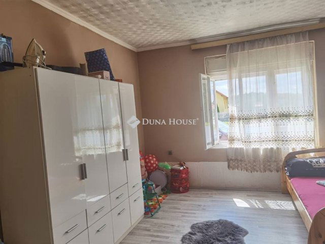 Eladó családi ház, Móron 36.5 M Ft, 3 szobás