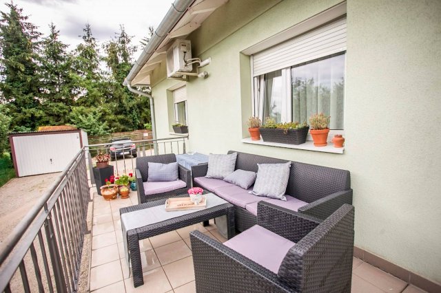 Eladó téglalakás, Keszthelyen 49.5 M Ft, 1 szobás