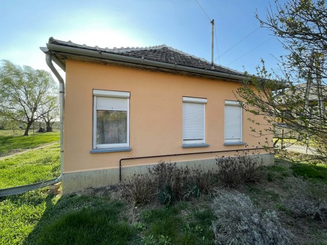 Eladó családi ház, Cigándon 13 M Ft, 2 szobás