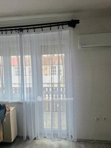 Eladó téglalakás, Szabadszálláson 33.8 M Ft, 1+3 szobás