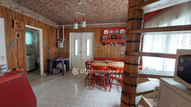 Eladó nyaraló, Mezőkövesden 33 M Ft, 2+3 szobás