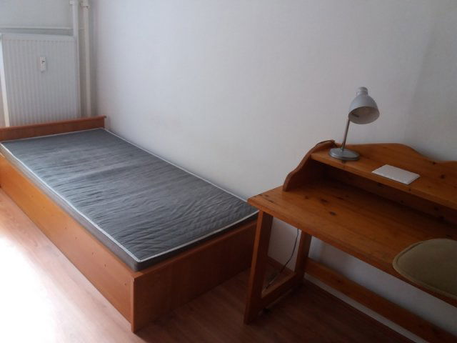Kiadó panellakás, albérlet, Pécsett, Szigeti úton 160 E Ft / hó