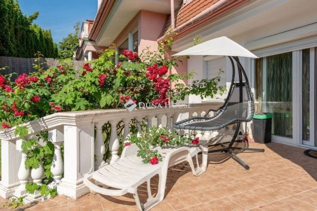 Eladó sorház, Siófokon 159.9 M Ft, 6 szobás