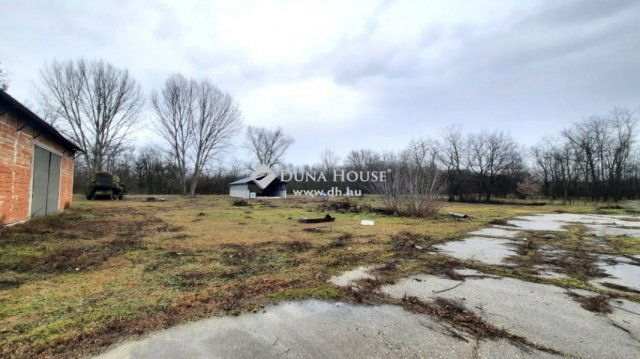 Eladó ipari ingatlan, Nyáregyházán 310 M Ft